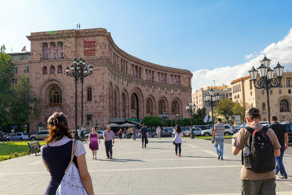 Voyage responsable en Armènie - Place de la R2publique à Erevan en Arménie