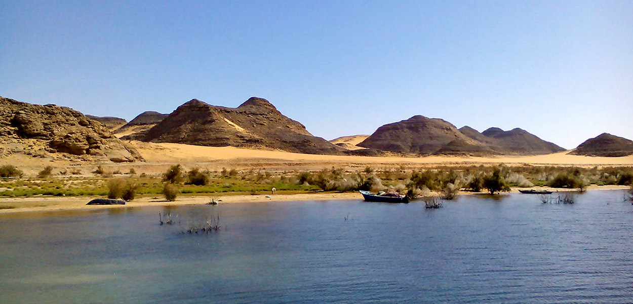 Désert nubien vu depuis le lac Nasser