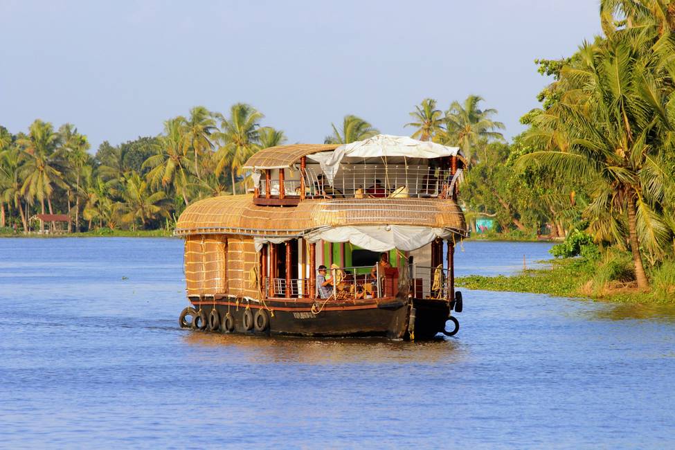 Backwater ou bateau maison à Allepey au Kérala dans le sud de l'Inde