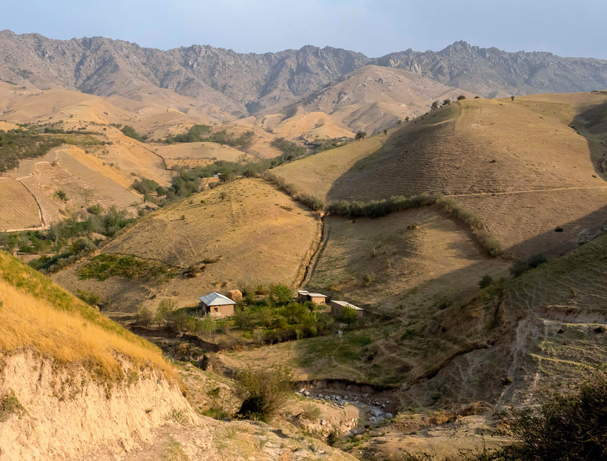 Paysages de montagnes au centre de l'Ouzbékistan