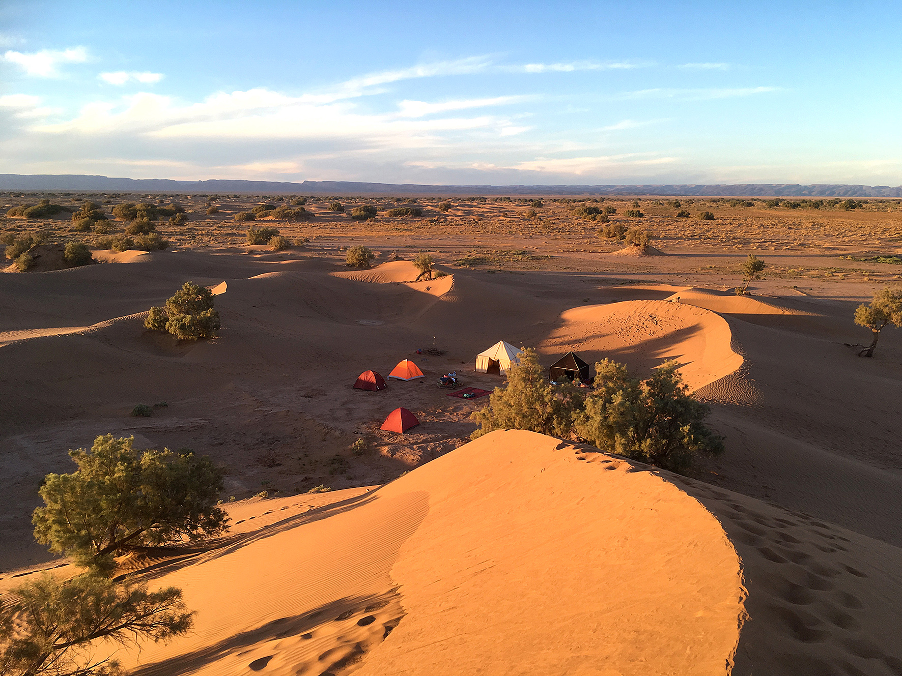 Bivouac dans les dunes du sahara marocain